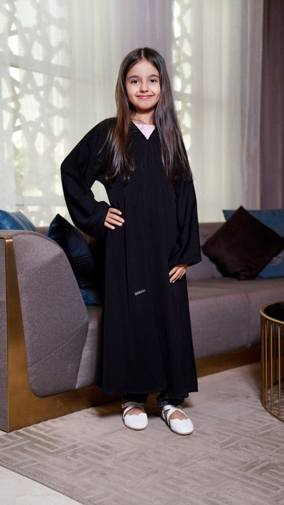 عباية سادة كلاسيك سوداء