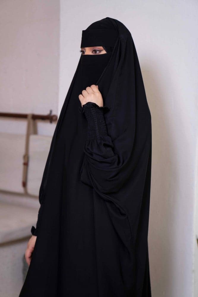 عباية راس معصم زم بربطة راس ثابتة