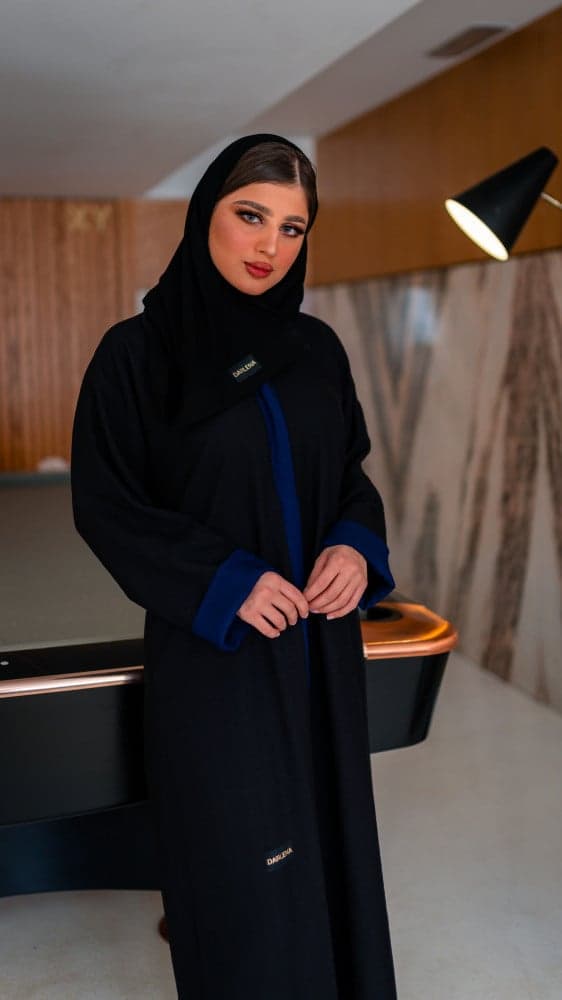 عباية وجهين باللون الاسود والكحلي
