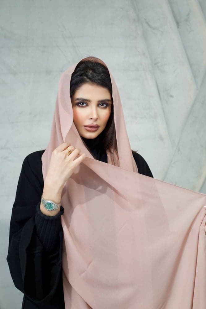 طرحة بلون وردي فاتح