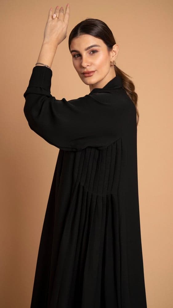 عباية بياقه رسمية وكسرات جانبية