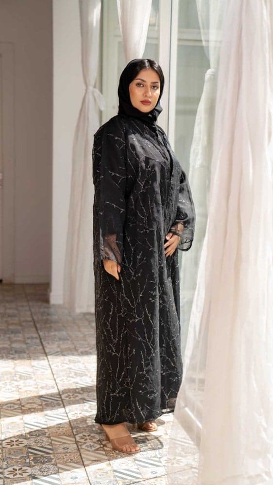 عباية قطعتين تنلبس سادة او للمناسبات