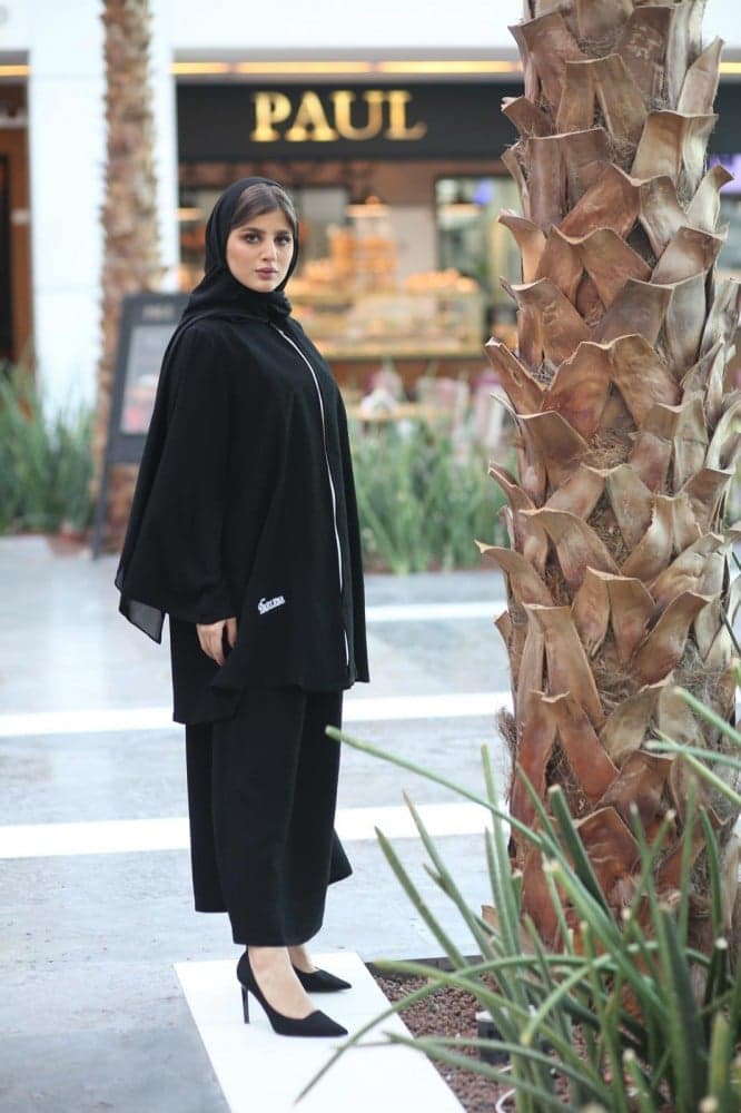 عبايه قطعتين منفصله بسحاب