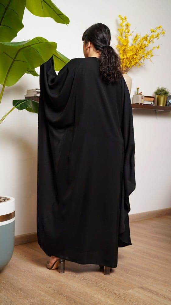 عباية بشت اسود سادة  فضفاضة ومريحة
