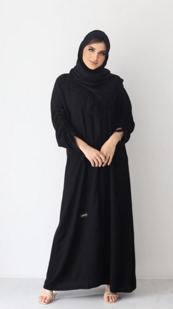 عباية بشريط سحب على الاكمام