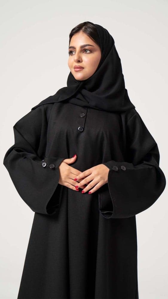 عباية مقفلة بياقه