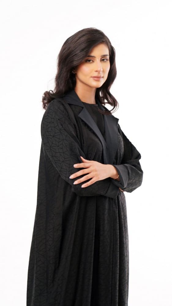 عباية برسوم معينات وياقه رسمية