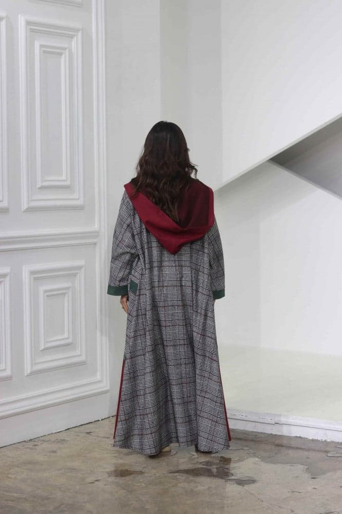 جاكيت كاروهات رمادي بقبعه