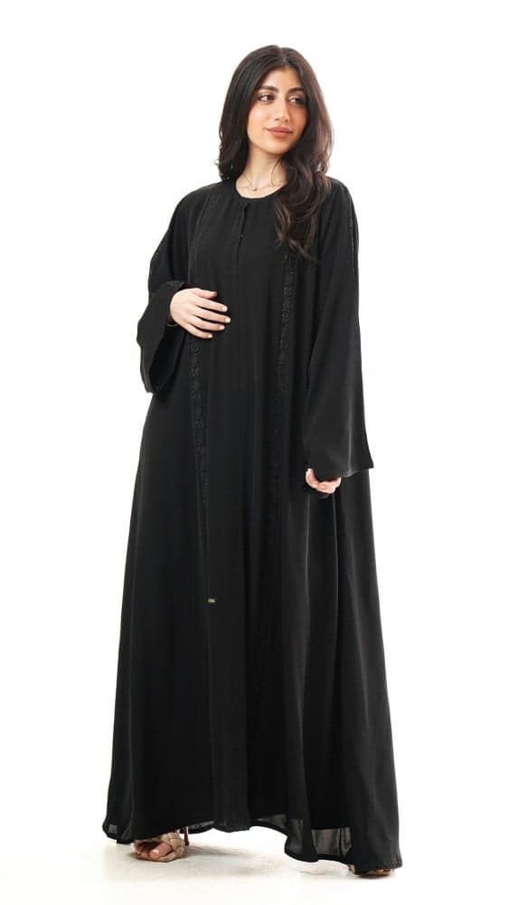 عباية بتطريز اسود