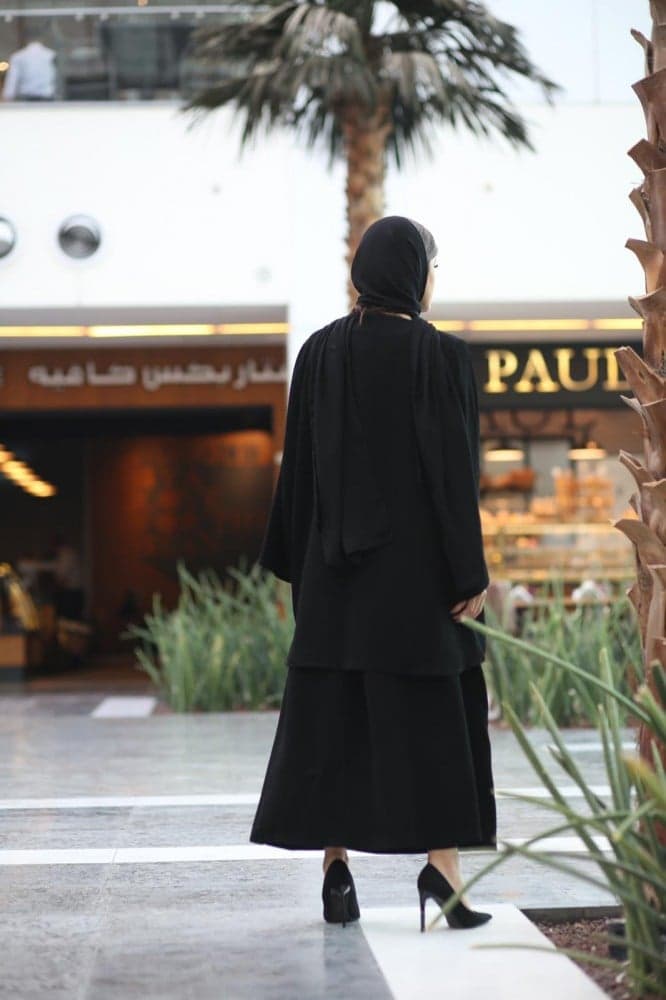 عبايه قطعتين منفصله بسحاب