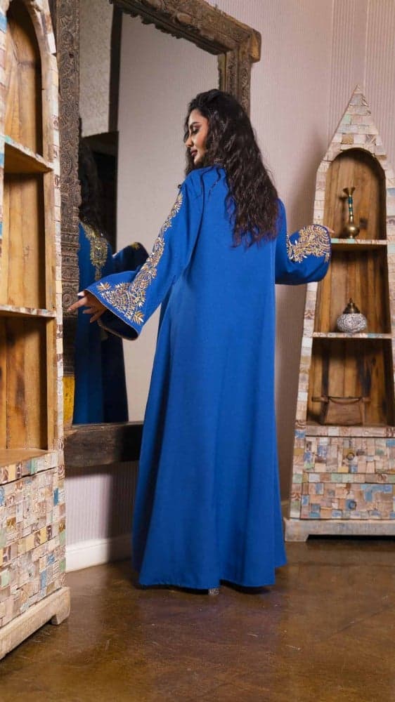 جلابية أزرق مطرزة