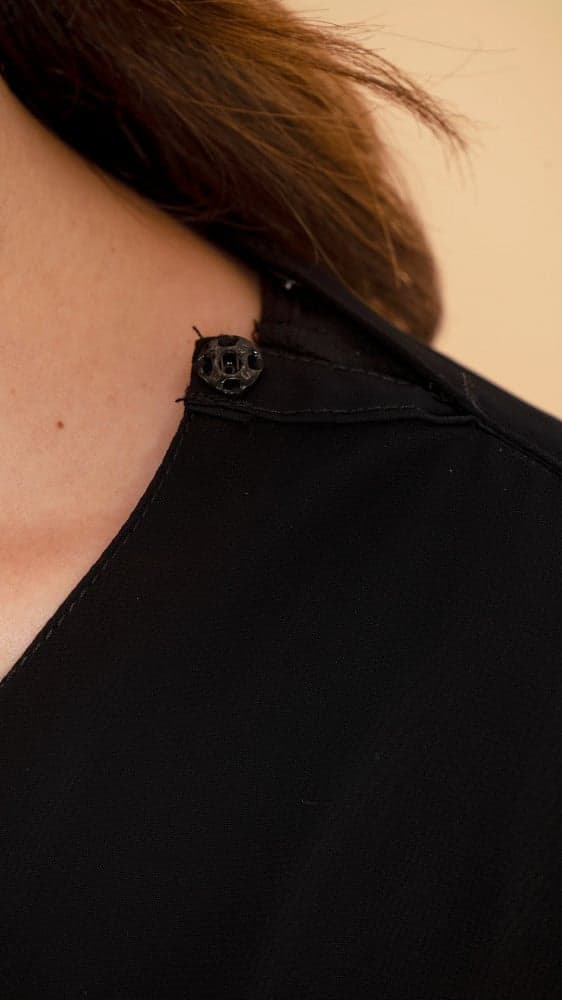 عباية طبقتين بقصه مزينه بفصوص