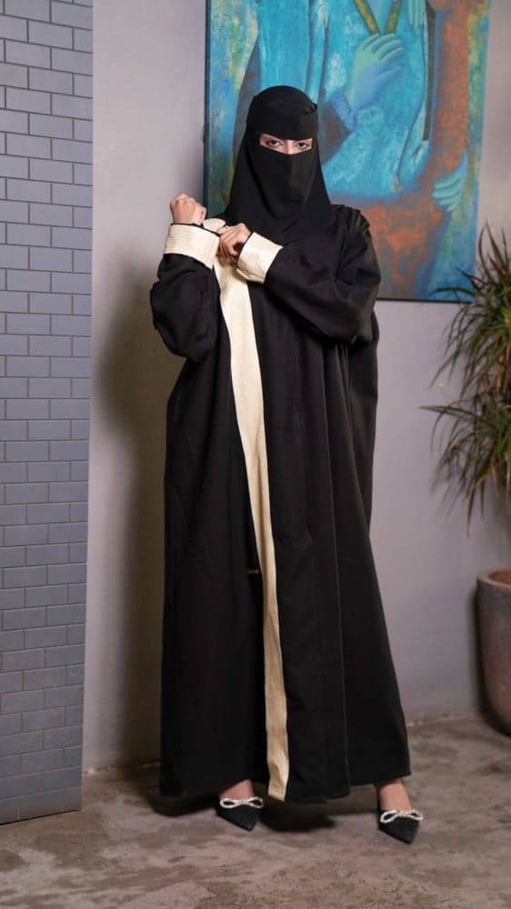 عباية أسود وبيج