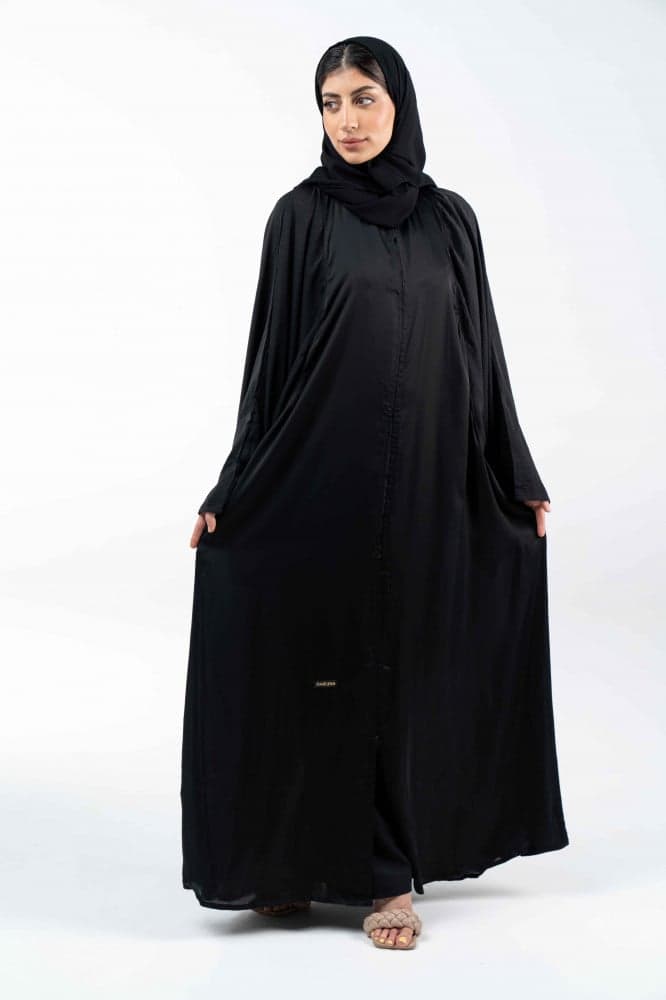 عباية بقصة اكتاف واسعه