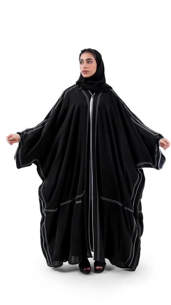 عبايه بخطوط بيضاء وطقطق واحد