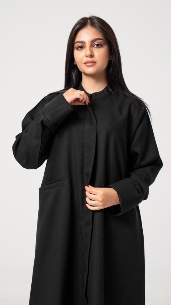 عباية مقفلة بسحاب مخفي وجيوب