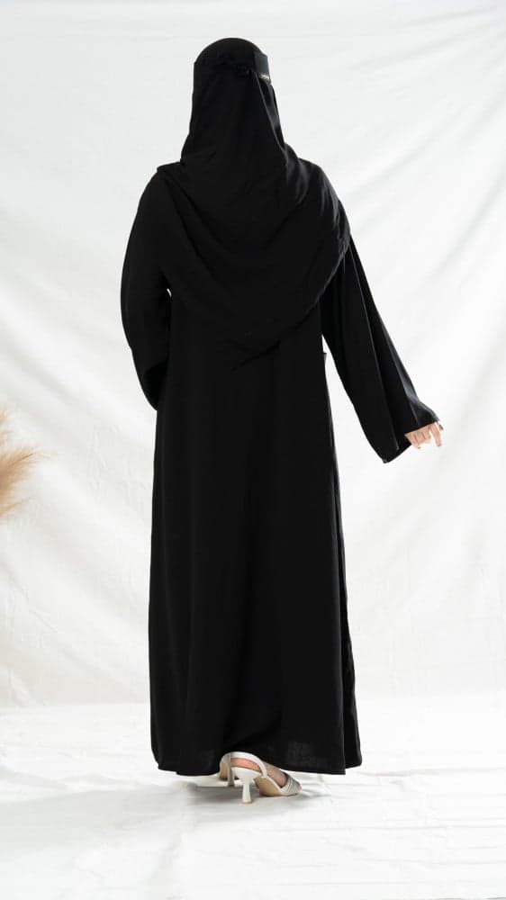 عباية بأزره وجيوب أسود