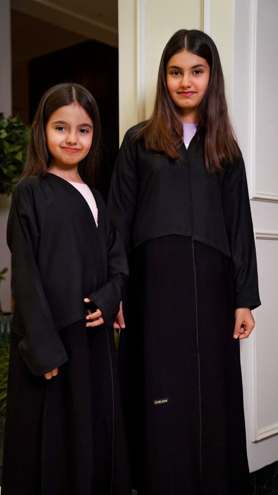 عباية بناتي خامتين مختلفة