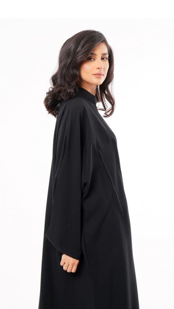 عباية بياقه ناعمة وصفطات طوليه اماميه