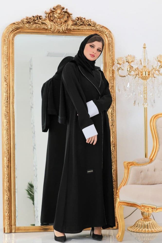 عباية جاكيت مزينه باللون الابيض