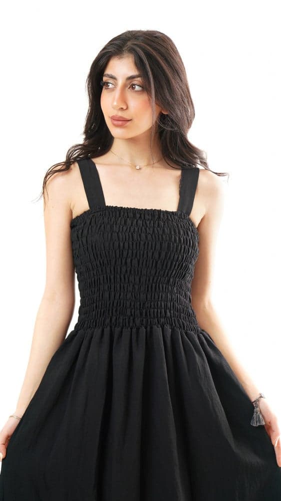 فستان تحت عباية