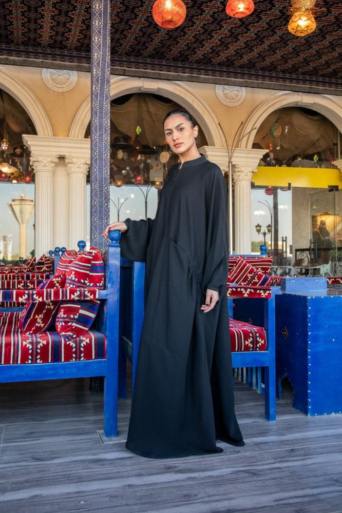 عبايه كريب ملكي انترنت فضفاضه بجيوب