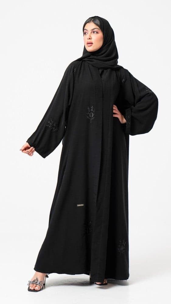 عباية بتطريز ورد أسود