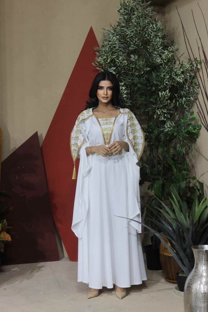 جلابية ابيض فخمة بقصة اكمام مميزة