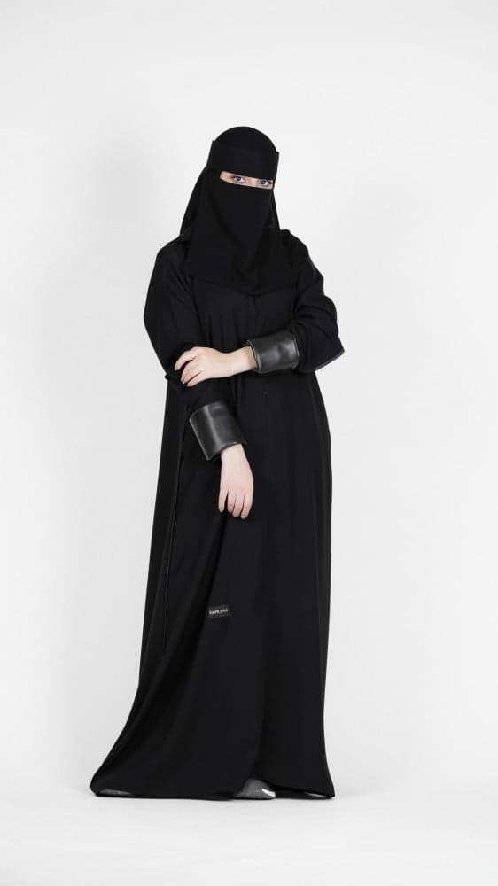 عباية كم جلد اسود