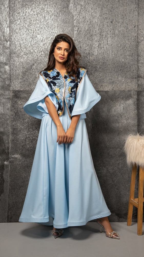 جلابية بقصة مطرزة باكمام منفوخة