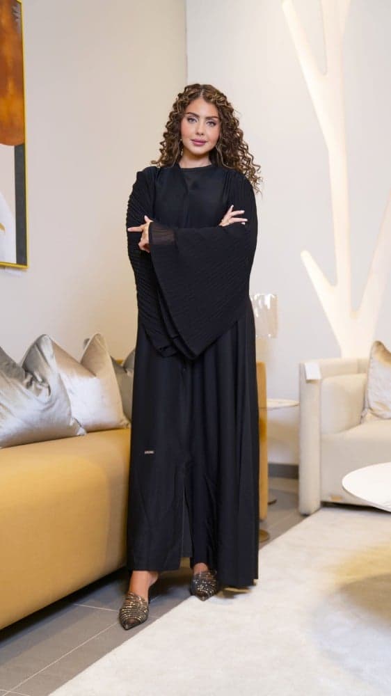 عباية باكمام مكسرة