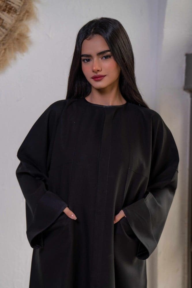 عباية بجيوب من الأمام