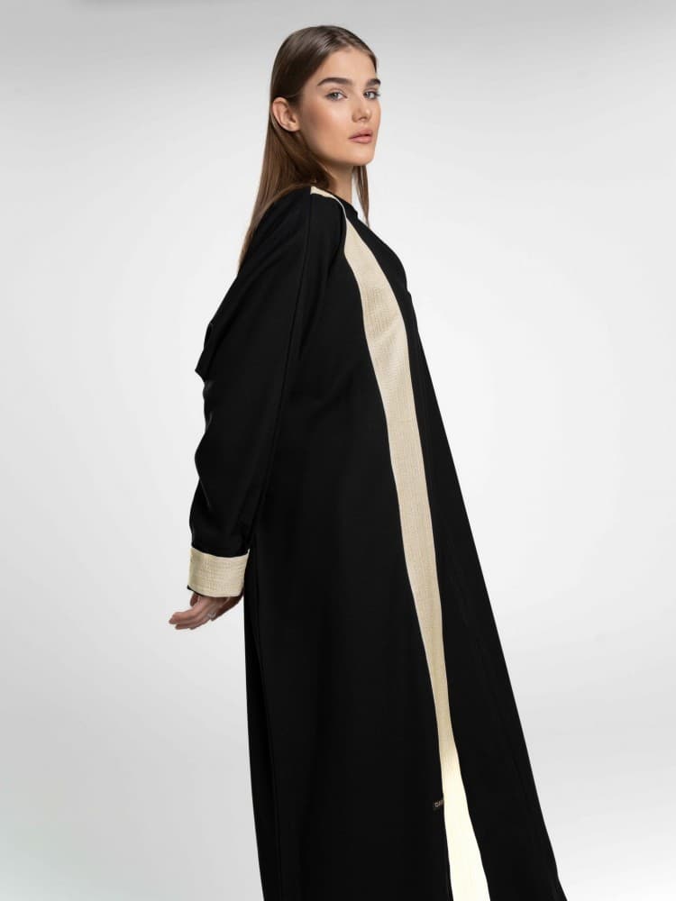 عباية أسود وبيج