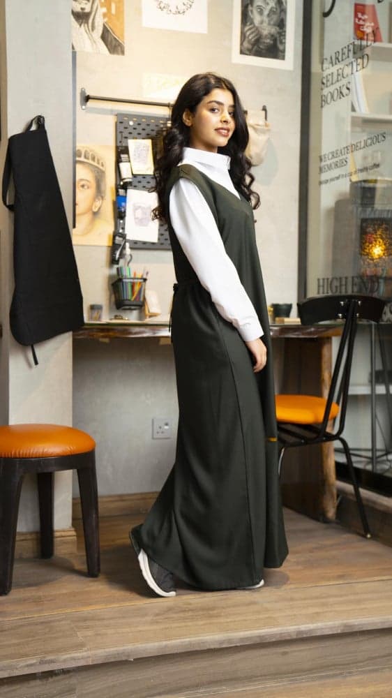 مريول متوسط زيتي شيال مع قميص