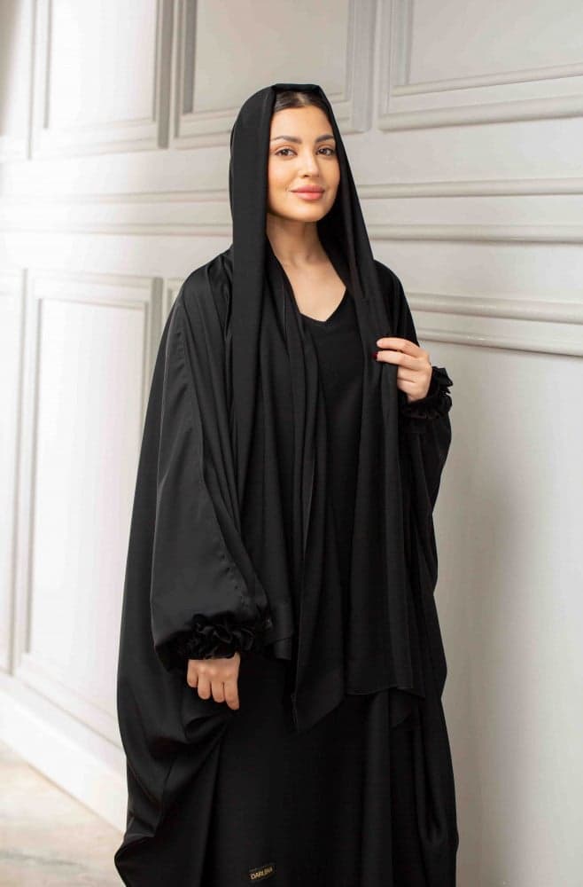 عباية بشت اسود فخمة باكمام مكشكشة