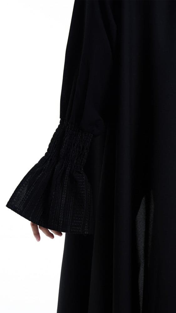 عباية مفتوحة باكمام كلوش مطاط