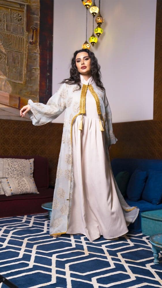 جلابية مفتوحة بقصة مشبوكة