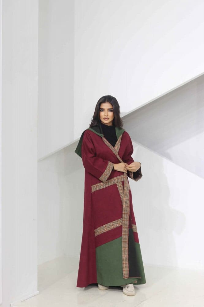 جاكيت عنابي بقبعه