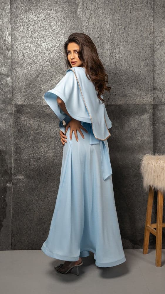 جلابية بقصة مطرزة باكمام منفوخة