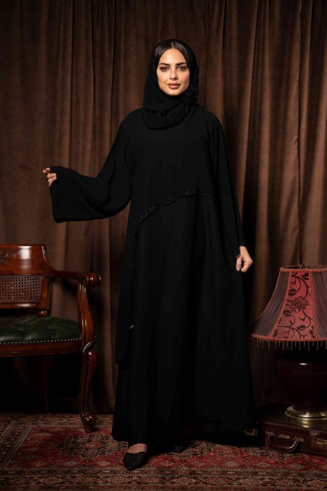 عباية طبقتين بقصه مزينه بفصوص