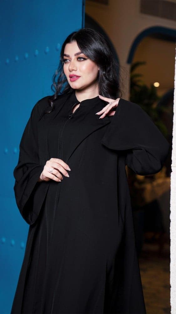 عباية مقفلة بسحاب