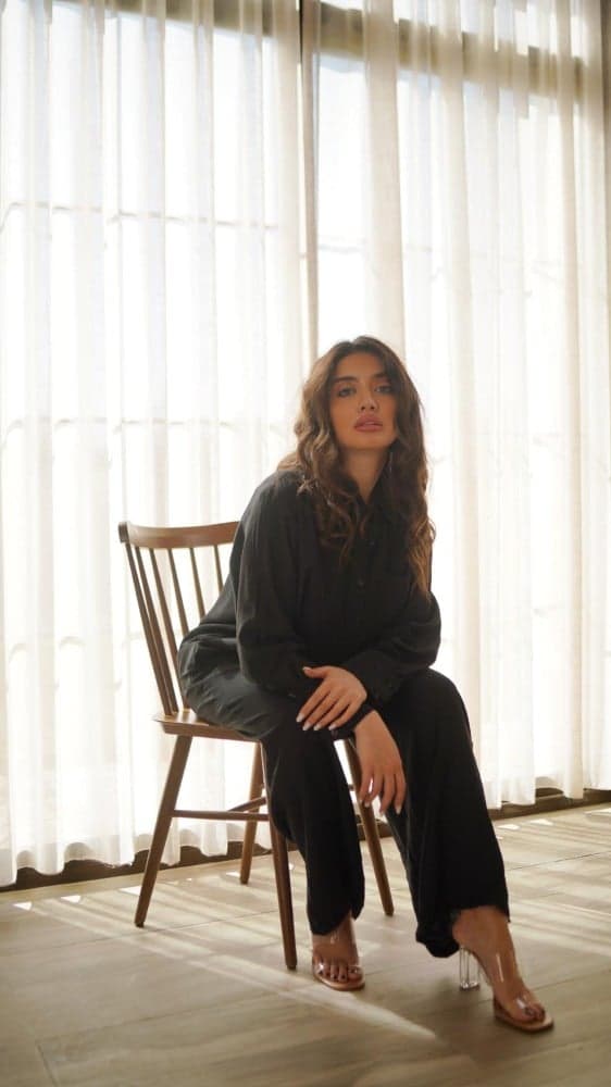 طقم قميص وبنطلون أسود