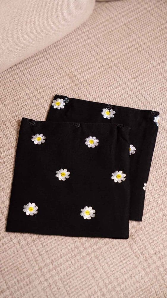 عباية ب 3 اكمام مطرزة