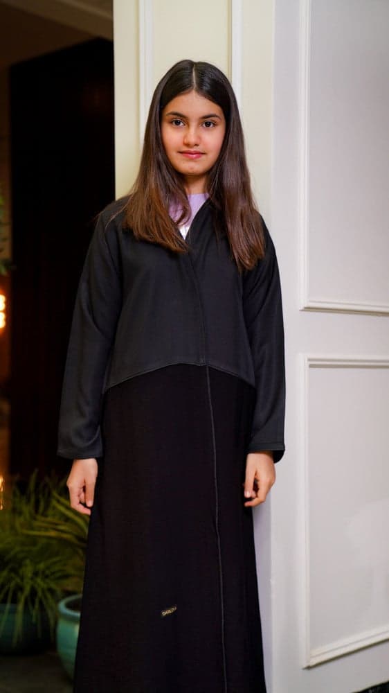 عباية خامتين مختلفة