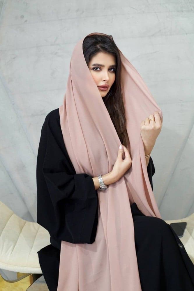 طرحة بلون وردي فاتح