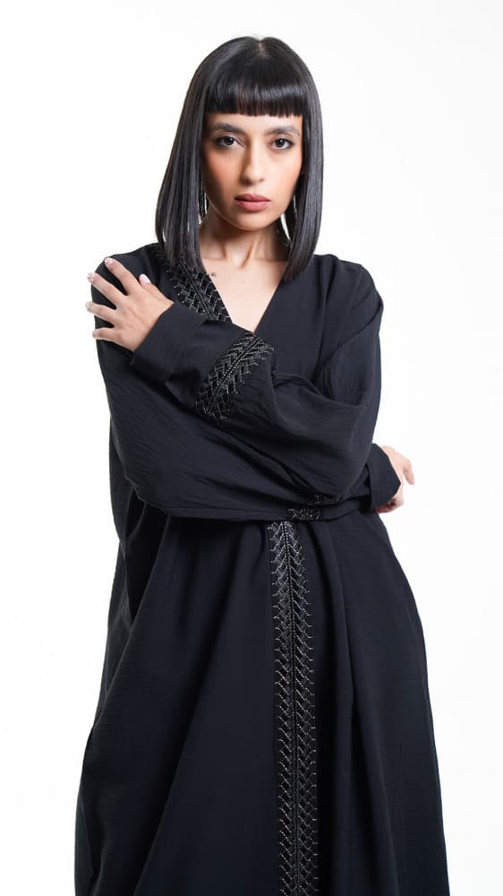 عباية بتطريز ذهبي