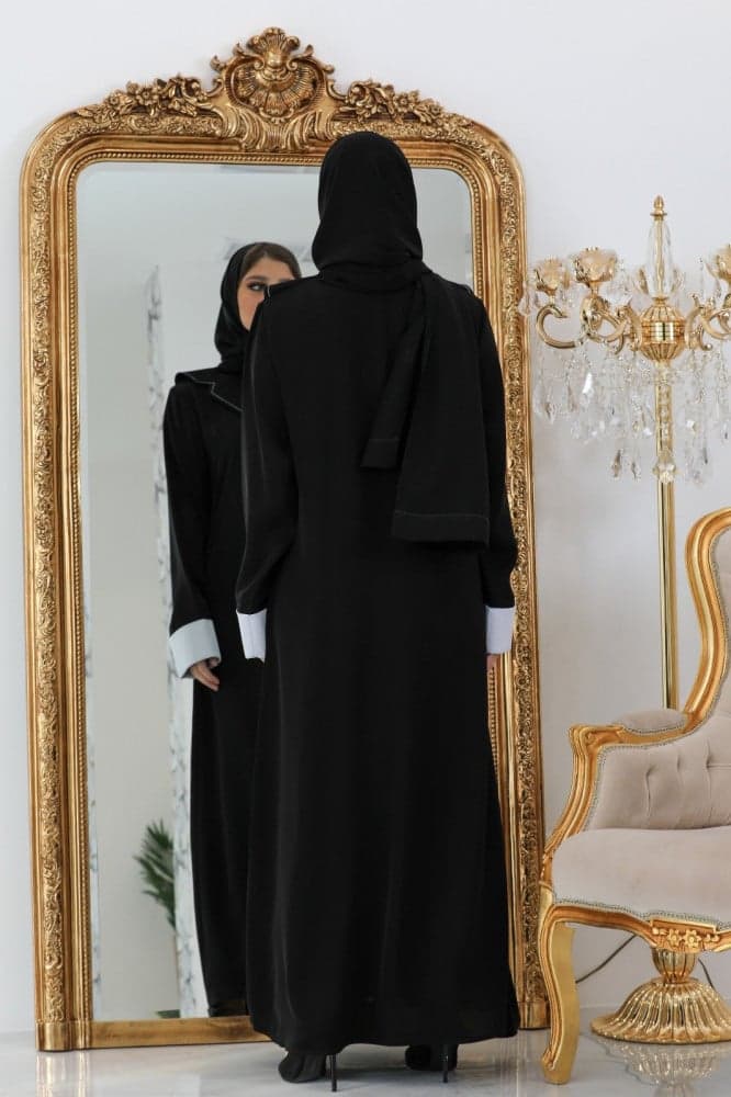 عباية جاكيت مزينه باللون الابيض