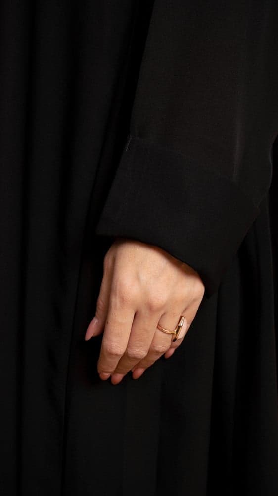 عباية بياقه رسمية وكسرات جانبية