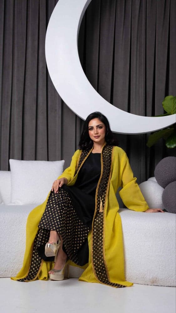 جلابية اصفر قطعتين منقطة