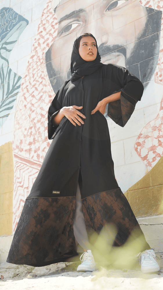 عبايه بدانتيل